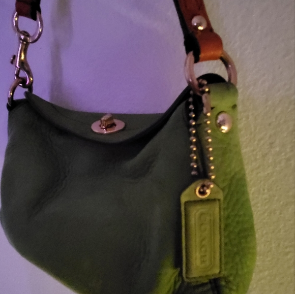 Purses - Picture 4 of 6